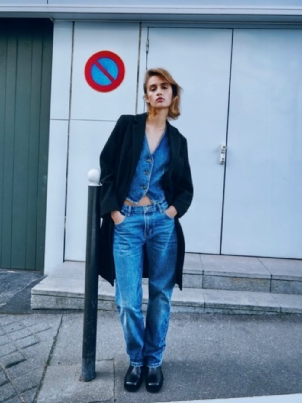 Zara Felt Texture Coat in Black Size Medium - Picture 2 of 14